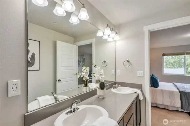 En-suite Bathroom
