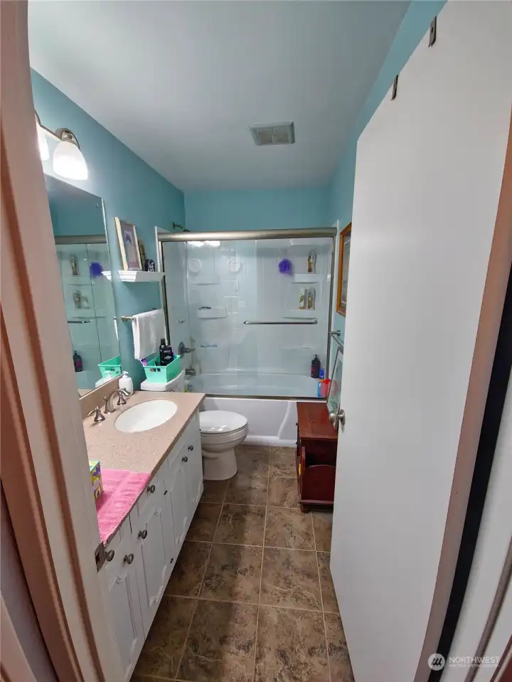 upper bathroom upper bathroom