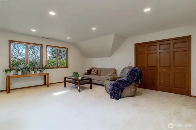 2nd Floor Family Room