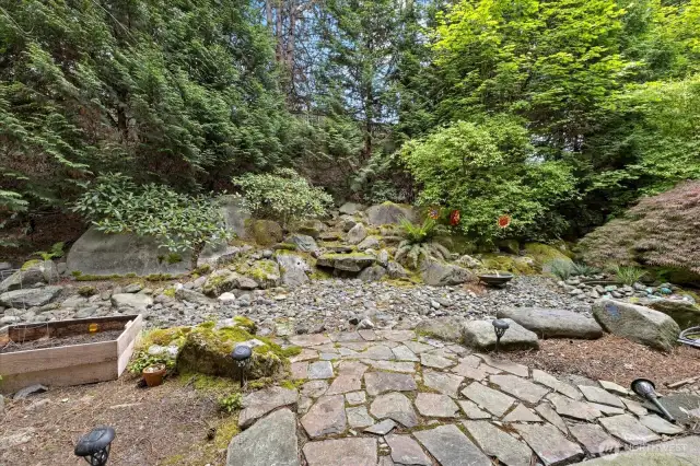Ground Floor Gem! Nice and Cozy garden space.