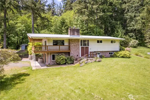 4 Bedrooms, 2 baths in 2996 sf
