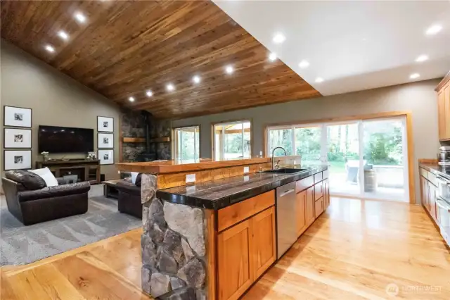 Live Edge Bar - Perfect for large gatherings