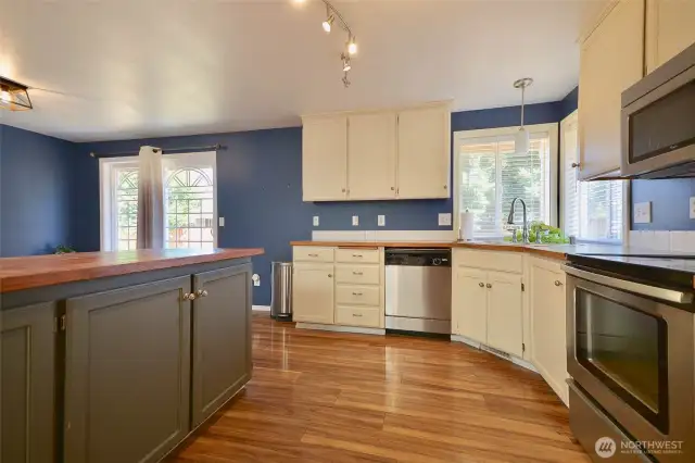 ample cupboard storage