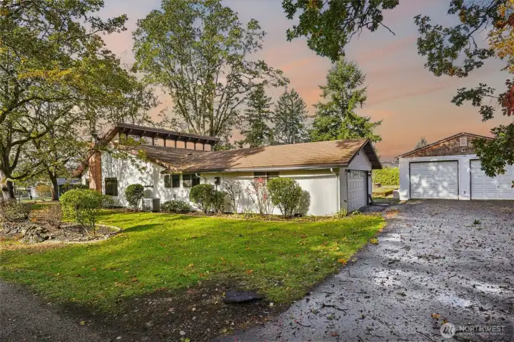 Beautiful Mid Century Modern