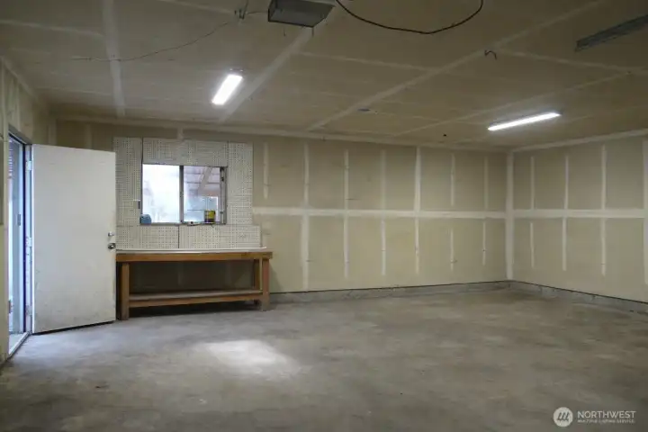 Garage 24x26 with seperate power