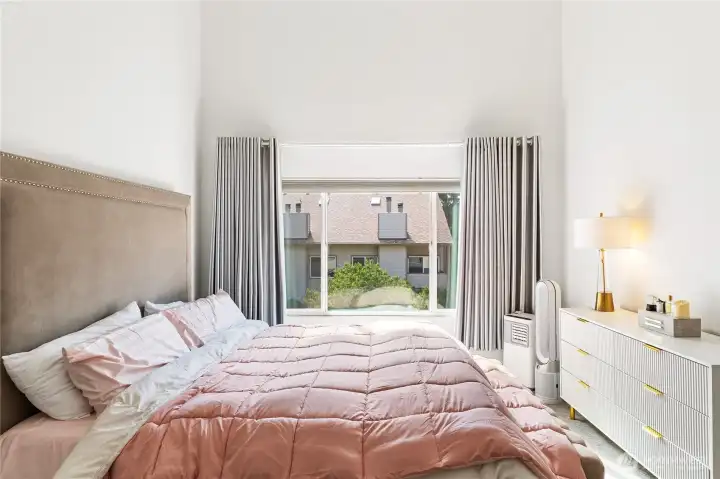 Large windows in primary bedrooms to let in lots of day light. Large windows in primary bedrooms to let in lots of day light.