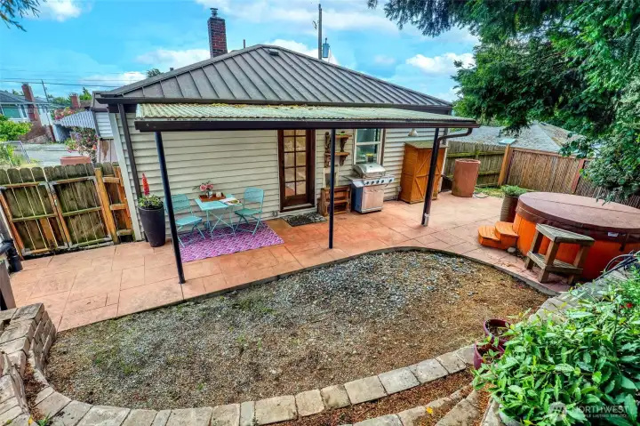 back yard awaits your vision.