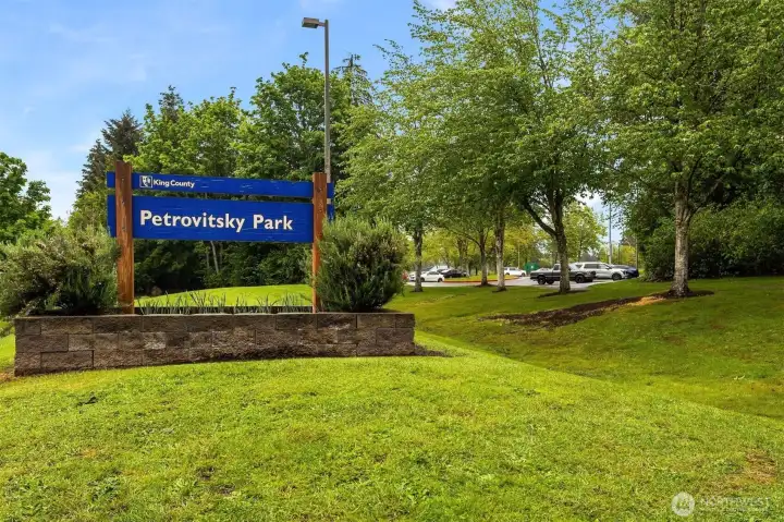 Petrovitsky Park a short walk away
