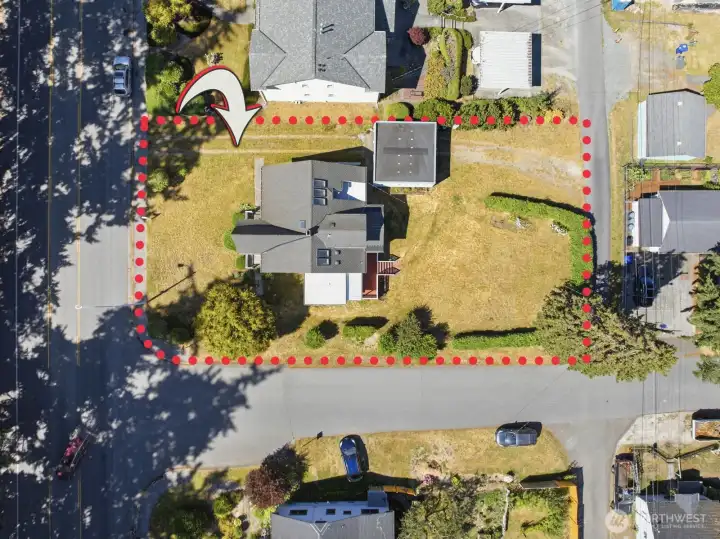 Build up to two 1,000 SF DADUs or explore triplex choices while living in or renting this beautiful 2,857 SF four-bedroom, two-bathroom historic home. Build up to two 1,000 SF DADUs or explore triplex choices while living in or renting this beautiful 2,857 SF four-bedroom, two-bathroom historic home.
