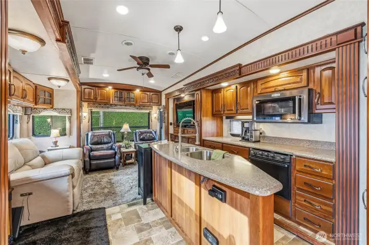 This 5th wheel could make an amazing addition to the property. This 5th wheel could make an amazing addition to the property.