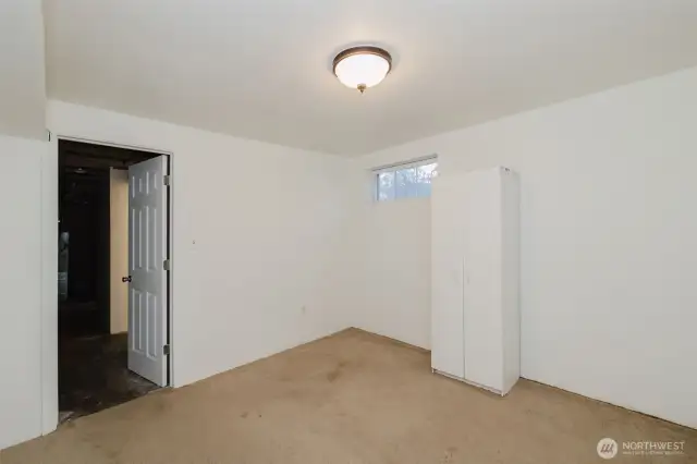 Lower level bonus room