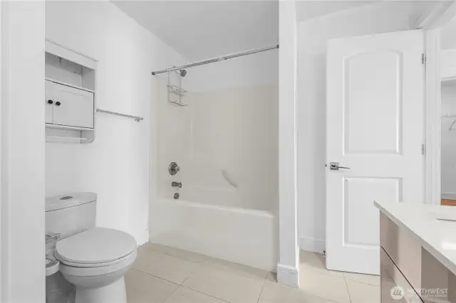 Upper Main Bath Master