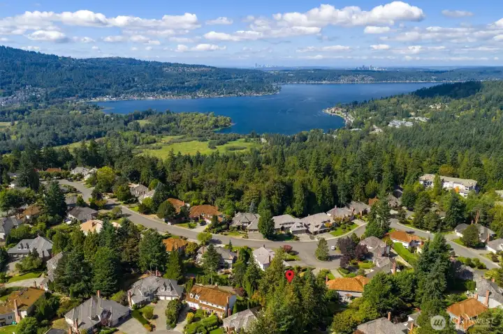 Minutes to Lake Sammamish, Issaquah Highlands, and outdoor activities