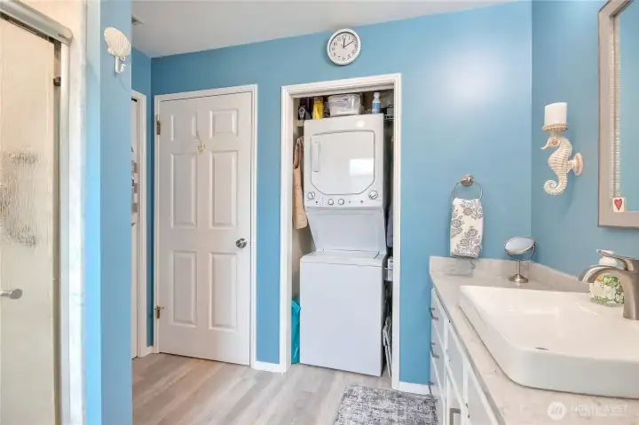 Bathroom with stackable washer and dryer