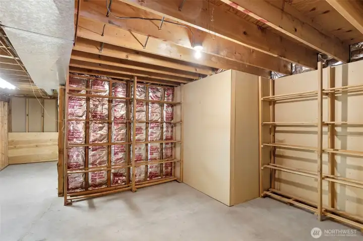 his huge storage area could easily become another room to this home.
