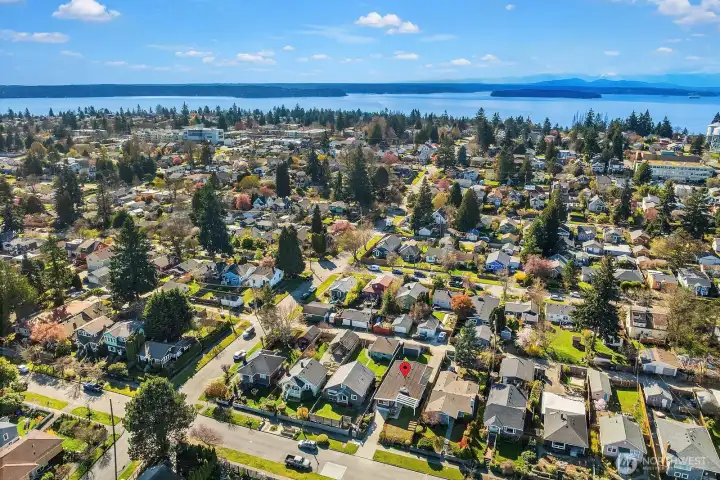 So close to the beautiful Puget Sound!