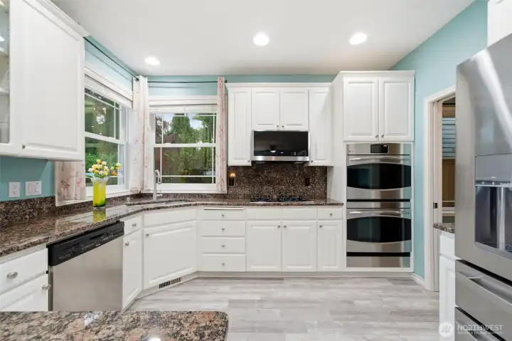 Kitchen - Double Ovens Kitchen - Double Ovens
