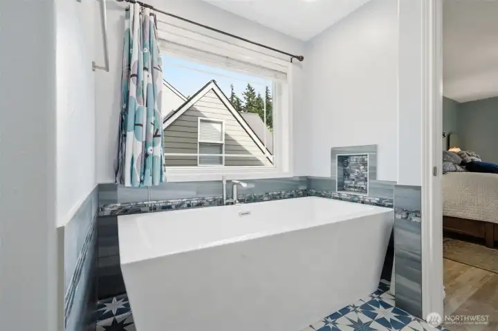 Owner's Suite Bathroom - Garden Tub Owner's Suite Bathroom - Garden Tub