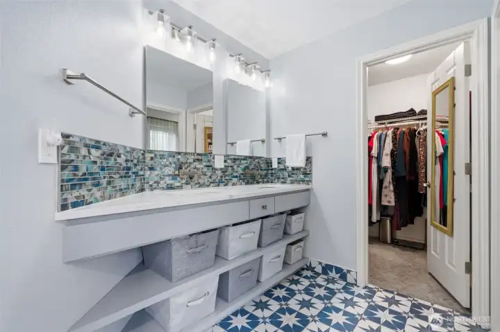 Owner's Suite Bathroom - Double Sinks Owner's Suite Bathroom - Double Sinks