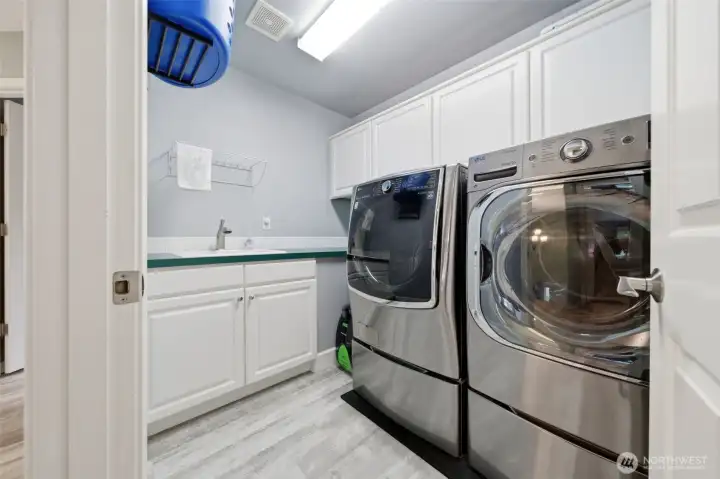 Laundry - Upper Laundry - Upper