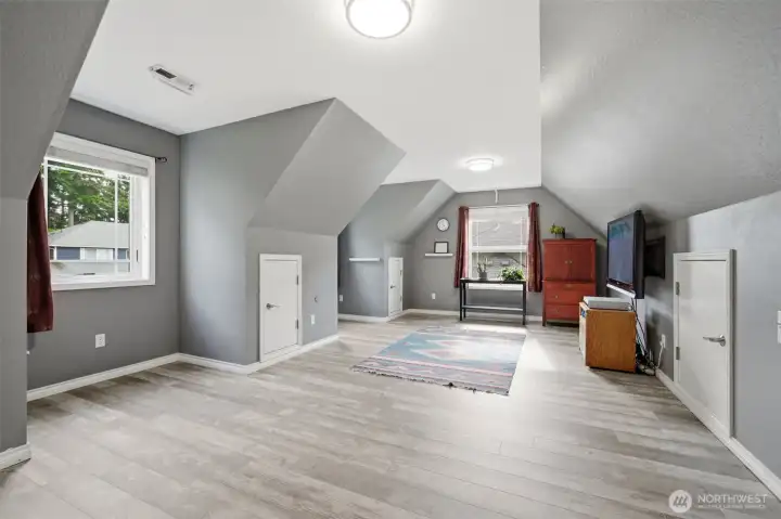 Bonus Room - Upper Bonus Room - Upper
