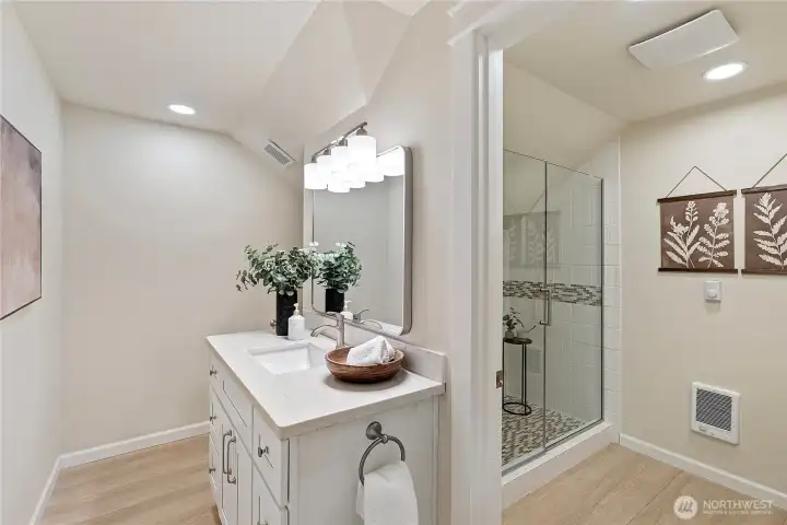 Upstairs 3/4 bath