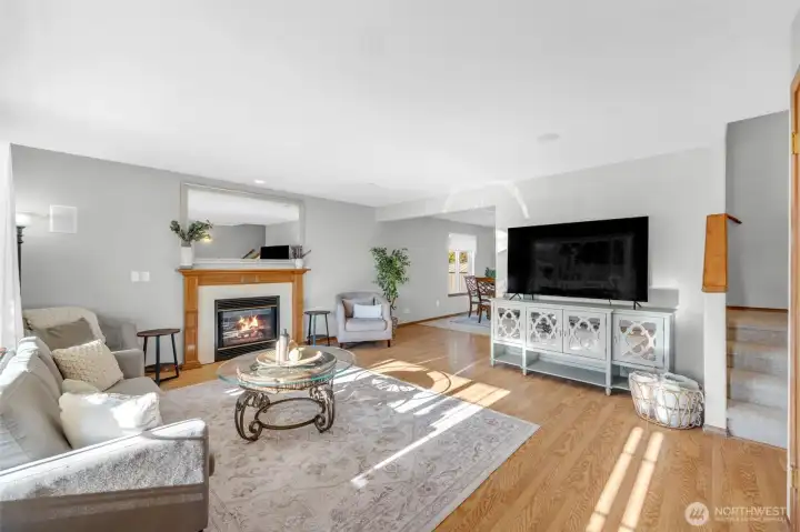 Living room/entry