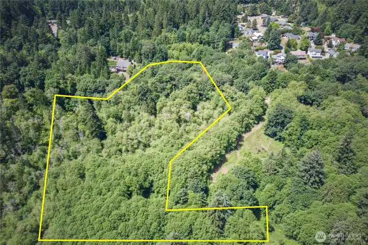 lot lines are approximate