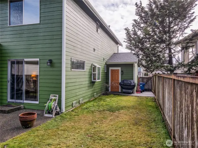 Side yard with storage space