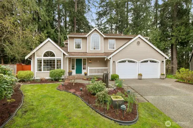 Welcome home to this charming and recently updated 4-bedroom beauty nestled in the heart of Sammamish,   a stone’s throw from highly rated schools, parks, trails and entertainment. As you enter, be prepared to be swept off your feet by sophisticated refurbishments made throughout the home.