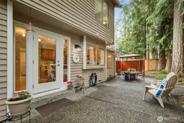 Entertainment sized backyard patio.