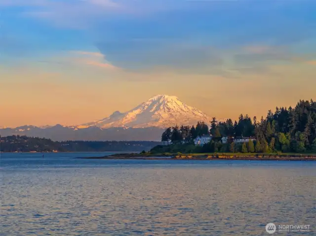 Mt. Rainier to the south.