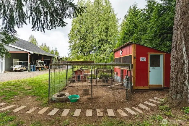 Garden shed & chicken coop included