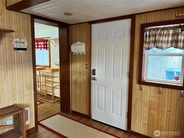Side/Driveway entry to mudroom and laundry room