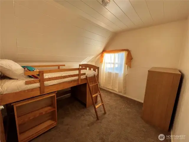 4th bedroom.