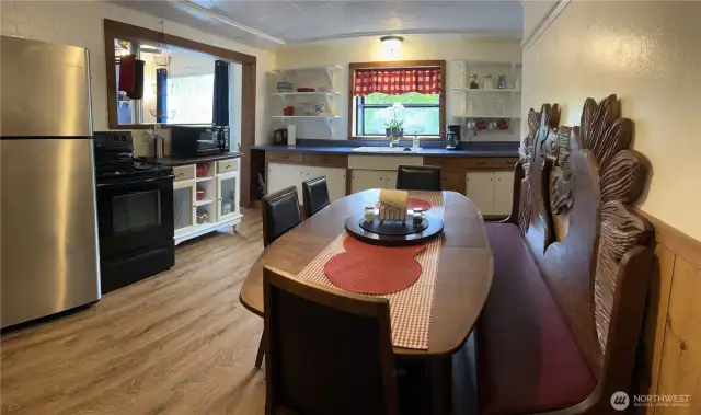 Eat In Kitchen, Gas or Electric stove can be installed (pictured with electric)