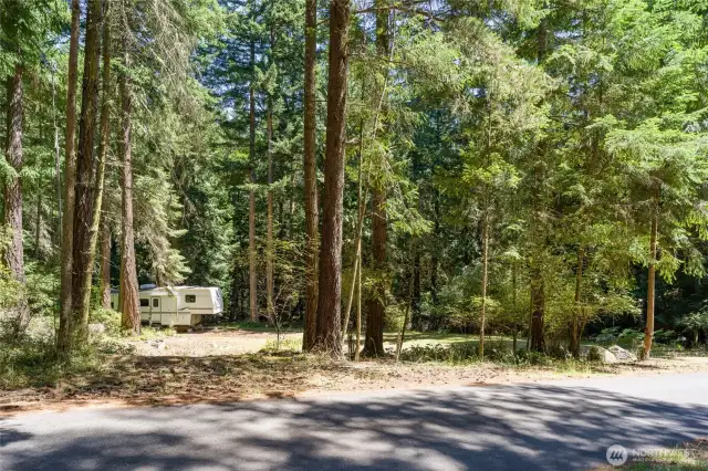 Sunny Building Lot close to the ferry with all utilities.
