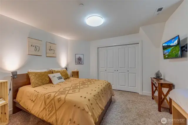 Guest bed 1