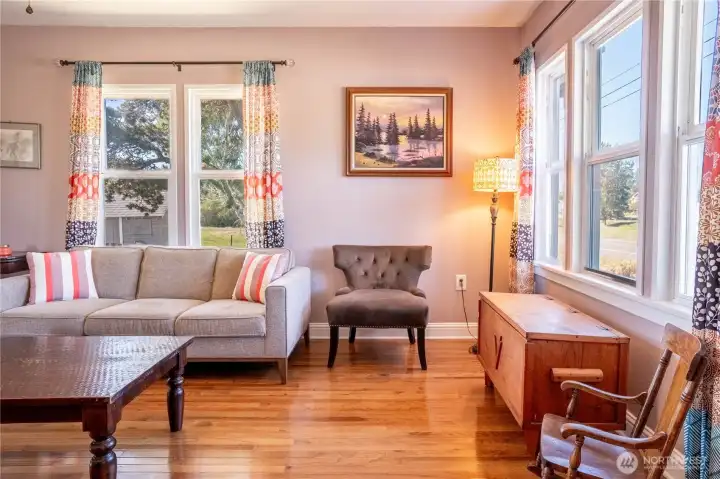 Corner of the living room. Great windows throughout.