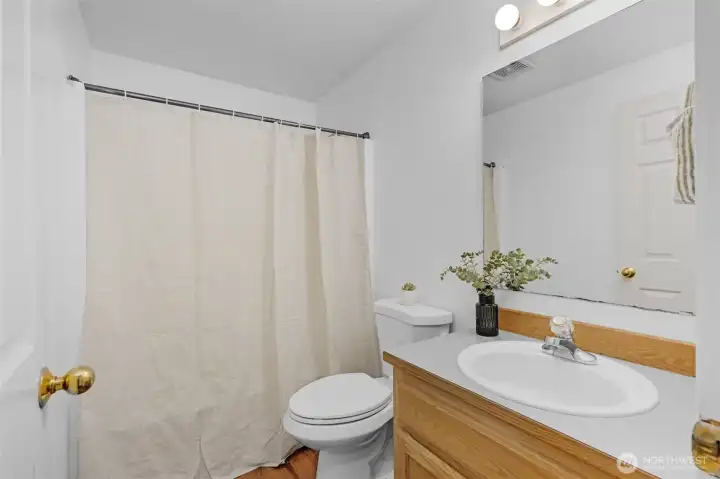 Hallway full bath