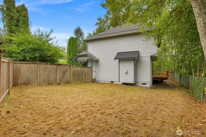 yard to right of house