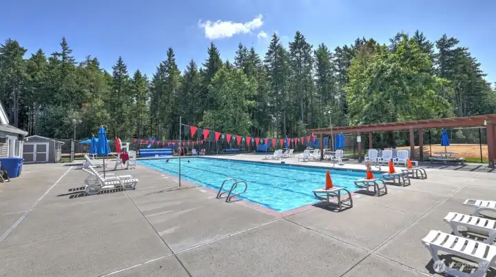 This is the 2nd pool in Klahanie and it has excellent sports courts nearby.