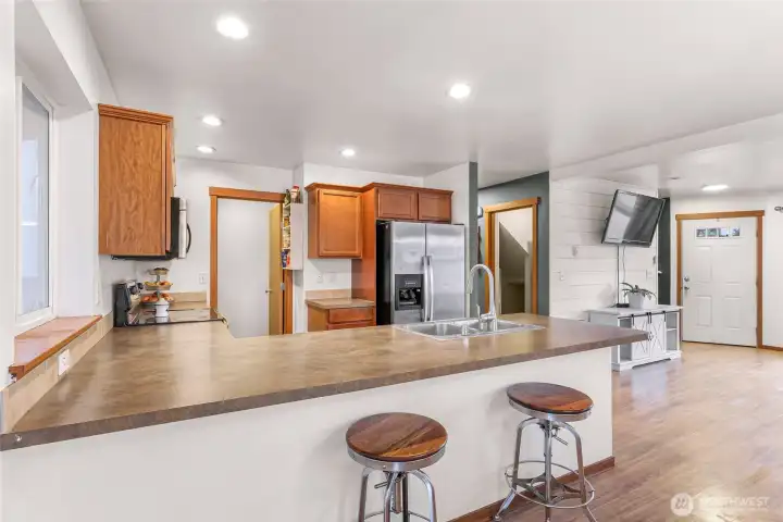 Kitchen with eating bar