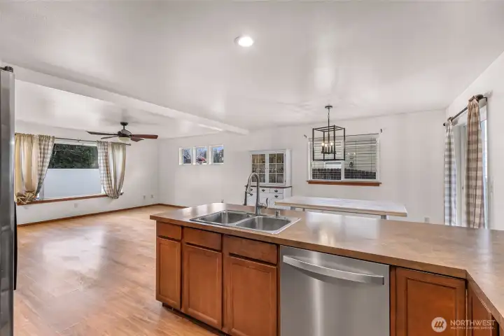 Kitchen with eating bar