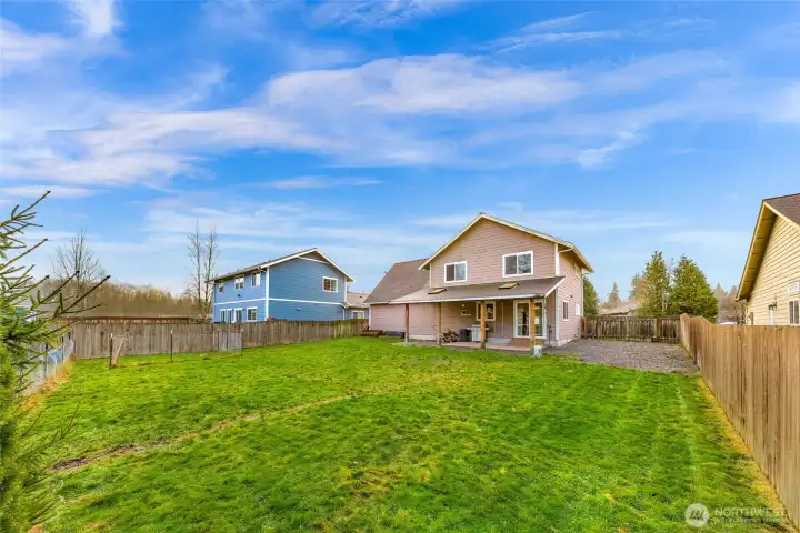 Huge fenced back yard