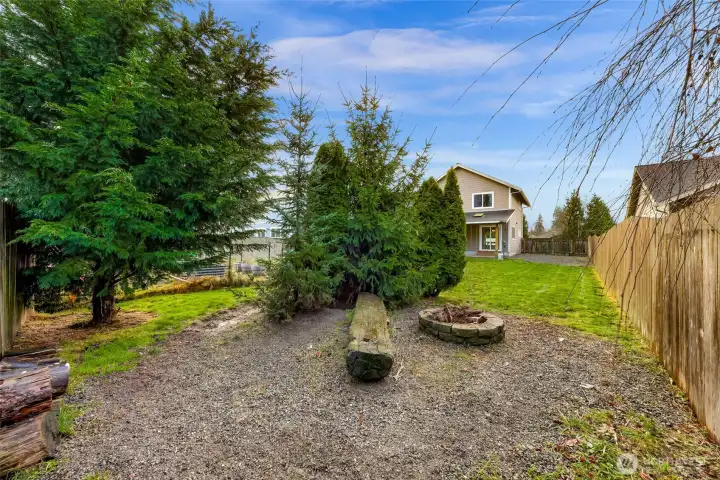 Back corner fire pit