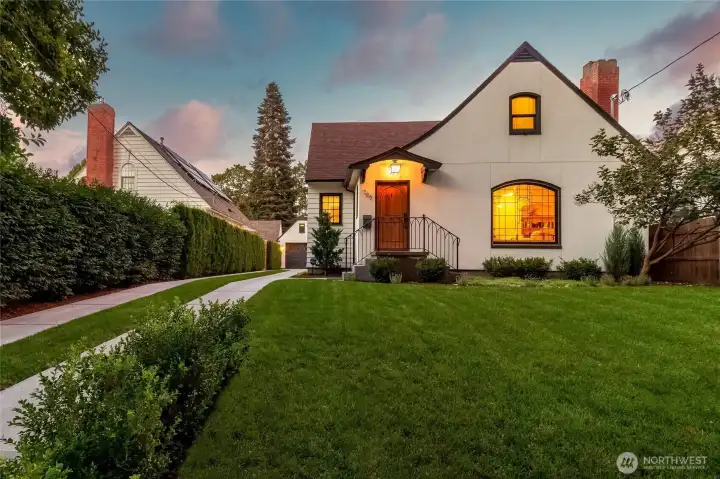 Fully Renovated Historic Home near Downtown