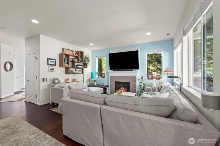 Light and bright main floor