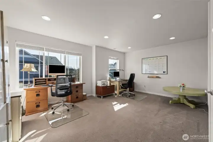 Gigantic upstairs office or play room or...?