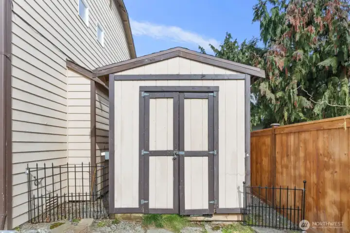 Great extra storage in the back.